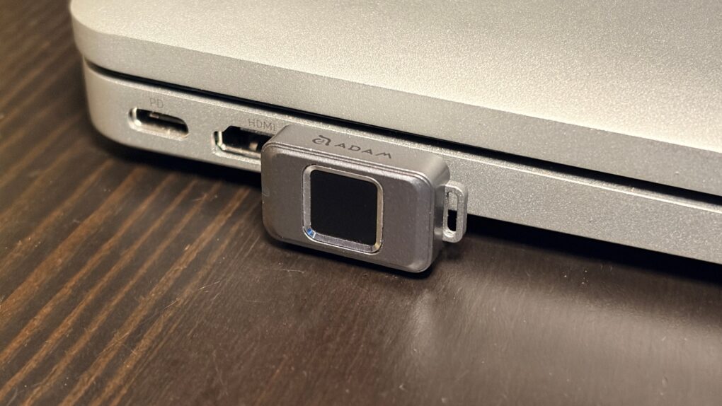 ADAM SSD Flash Drive-Nano Touch Fingerprint SSD 256GB for iPhone & Andriod